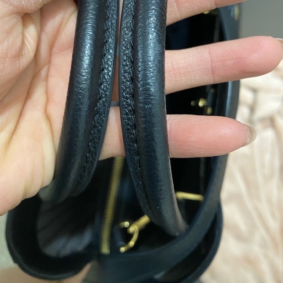 Louis Vuitton Montaigne Empreinte Leather MM, Noir - Picture 8 of 8